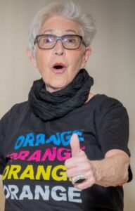 Radio Moderatorin Christine Nestler führt das Interview